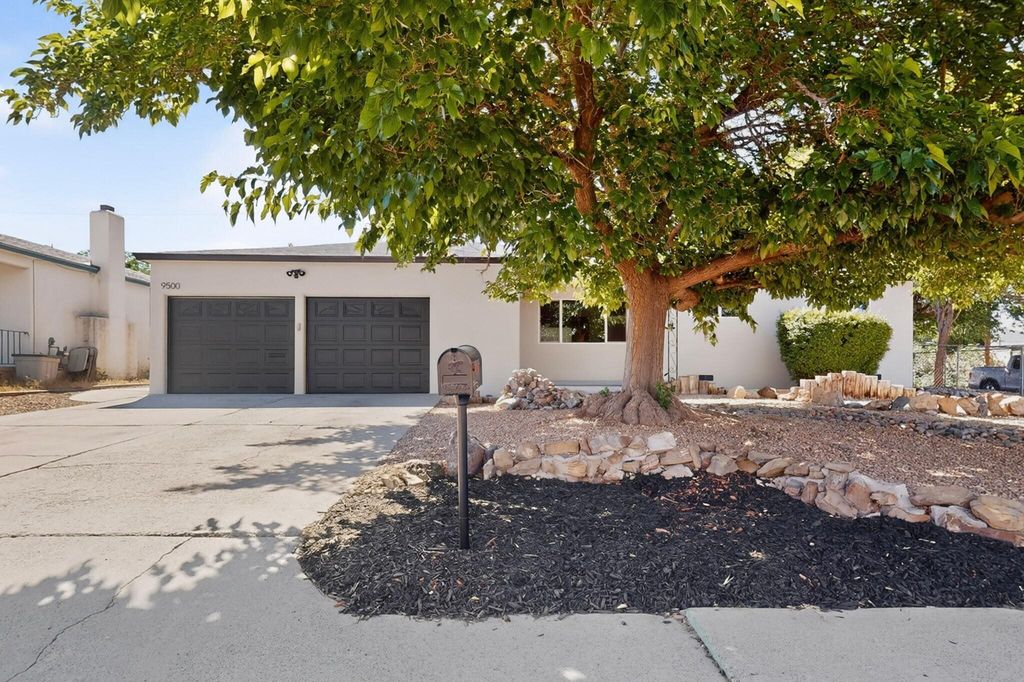 9500 Shoshone Road NE, Albuquerque, NM 87111