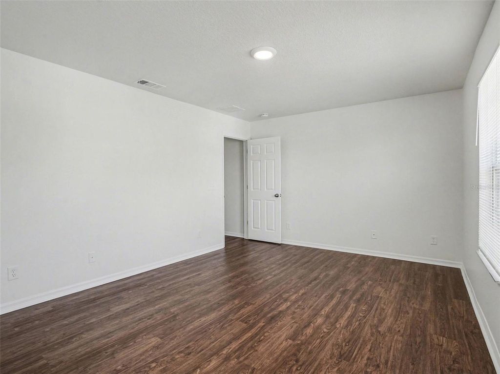 Image 9 of property listing at 15260 PERDIDO DRIVE, Orlando, FL 32828