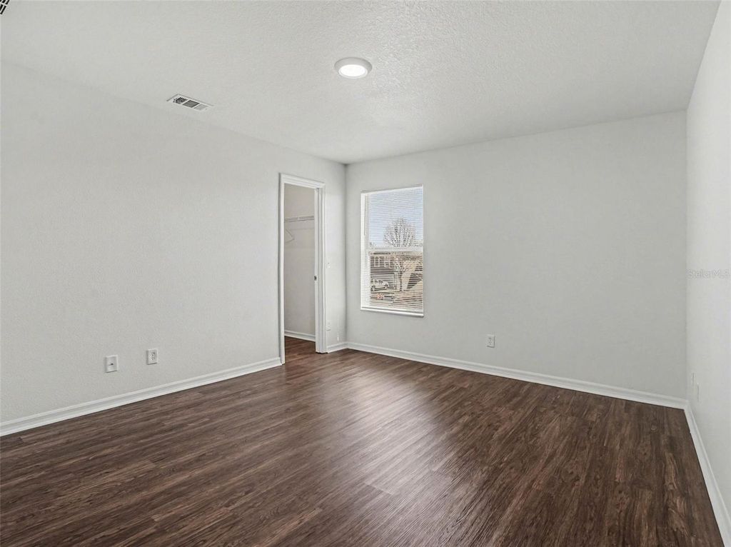 Image 10 of property listing at 15260 PERDIDO DRIVE, Orlando, FL 32828