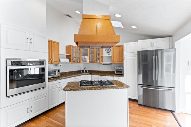 860 Washington St, Easton, MA 02375