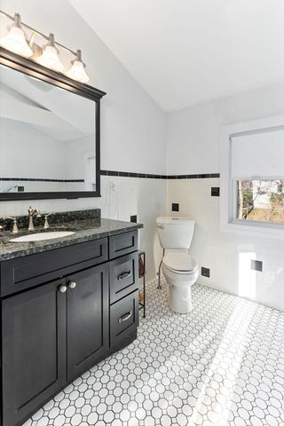 860 Washington St, Easton, MA 02375