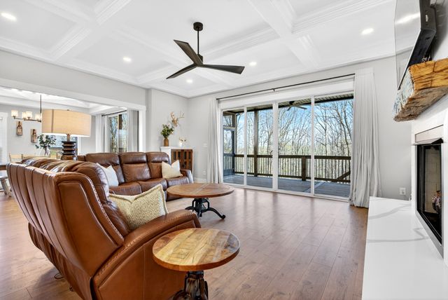 2862 Benton Ridge Rd, Palmyra, TN 37142