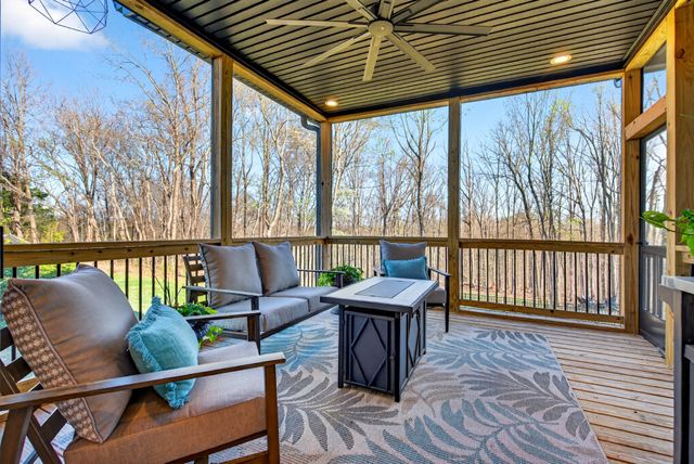 2862 Benton Ridge Rd, Palmyra, TN 37142