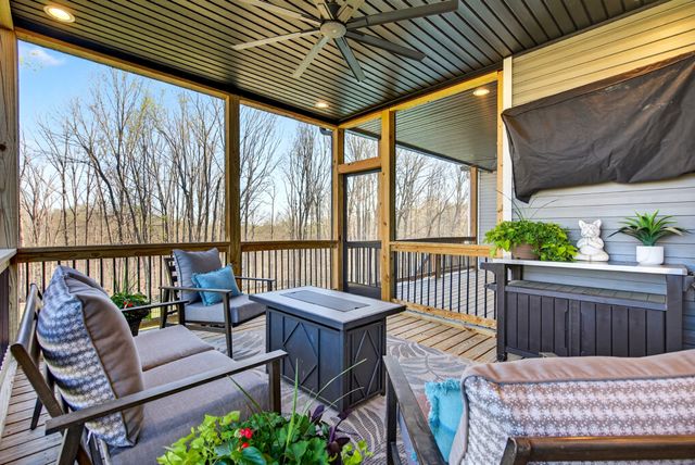 2862 Benton Ridge Rd, Palmyra, TN 37142