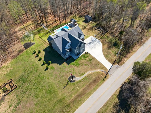 2862 Benton Ridge Rd, Palmyra, TN 37142