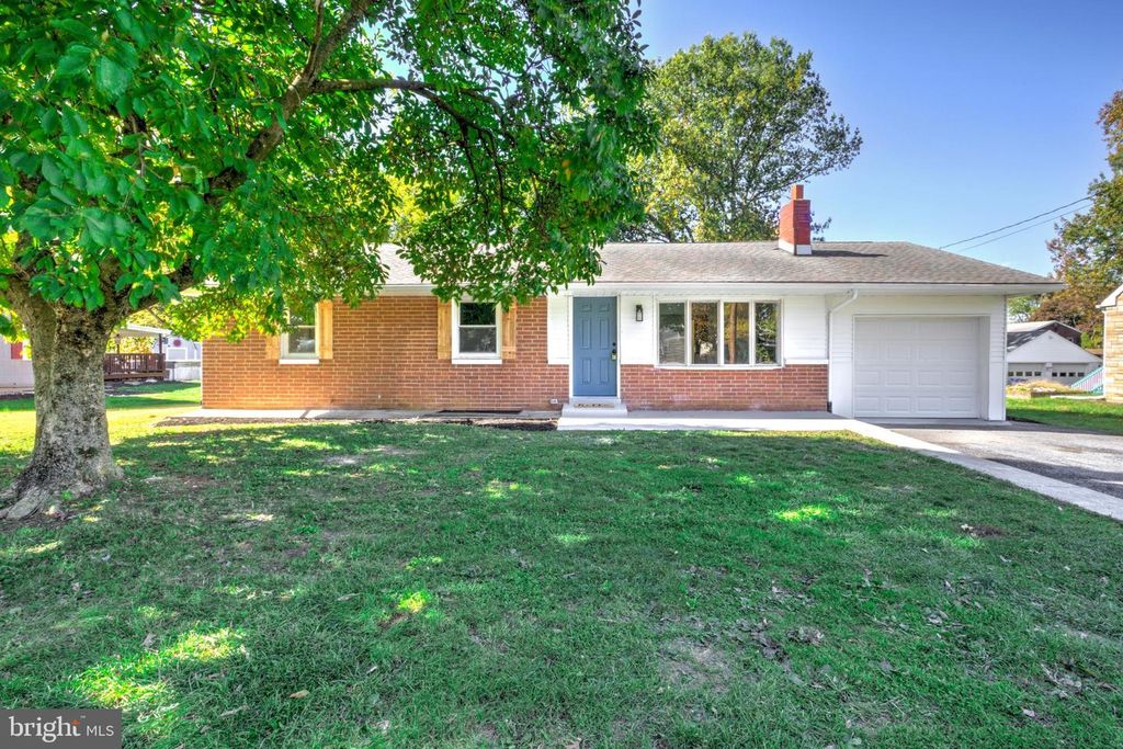 529 HOGESTOWN ROAD, Mechanicsburg, PA 17050