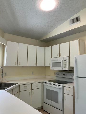 2820 Stoneway Lane, Fort Pierce, FL 34982