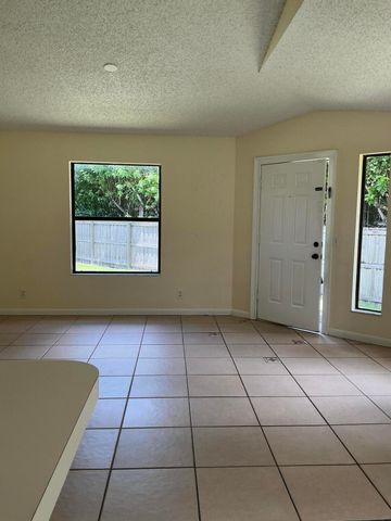 2820 Stoneway Lane, Fort Pierce, FL 34982