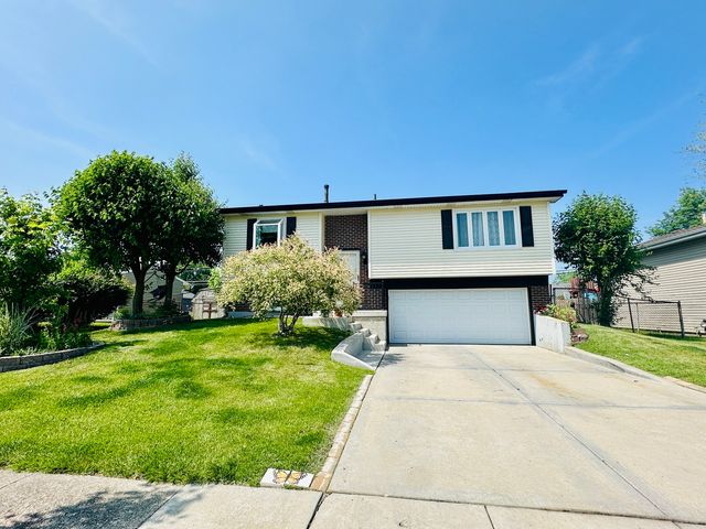 1015 Hastings Lane, Hanover Park, IL 60133