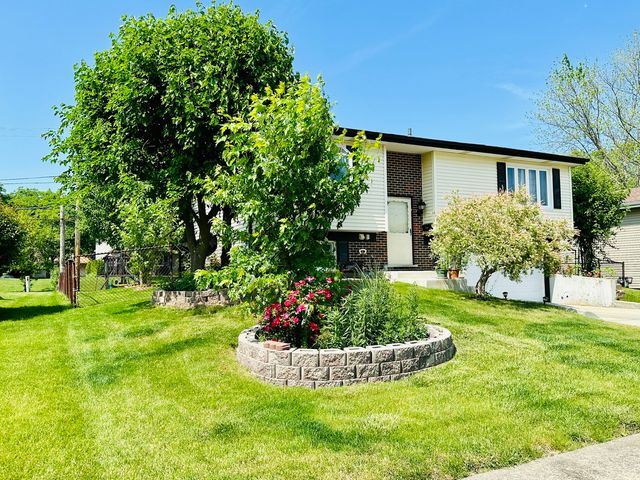 1015 Hastings Lane, Hanover Park, IL 60133