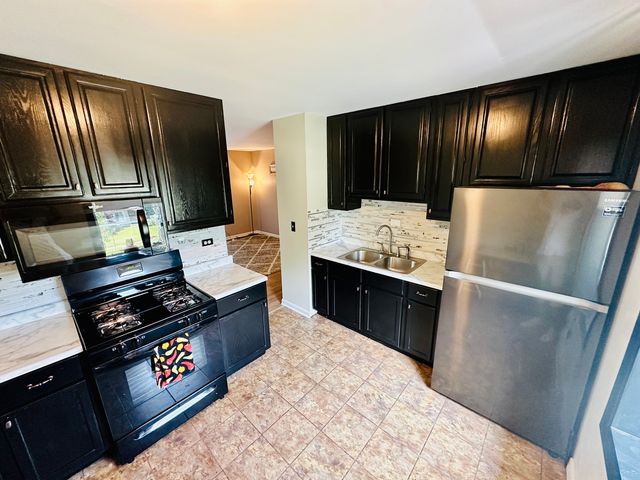 1015 Hastings Lane, Hanover Park, IL 60133