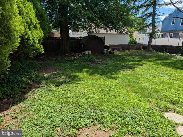 410 W PARK AVE, Hamilton, NJ 08610