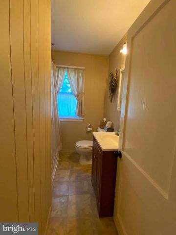 410 W PARK AVE, Hamilton, NJ 08610