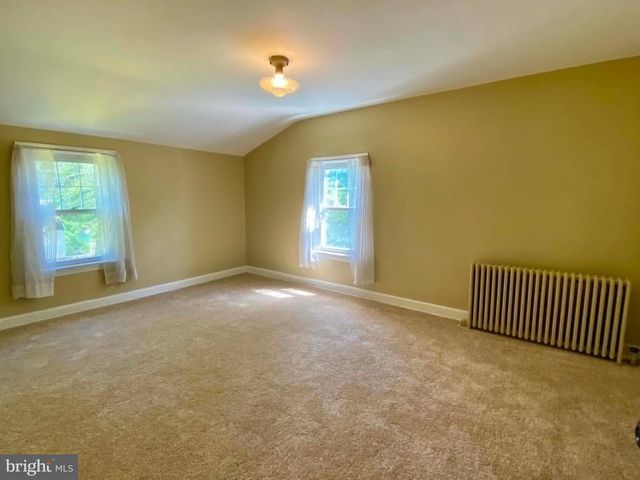 410 W PARK AVE, Hamilton, NJ 08610