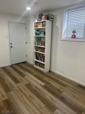 215 Kerrigan Blvd, Newark City, NJ 07106