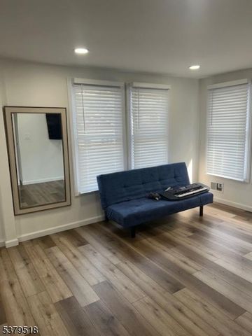 215 Kerrigan Blvd, Newark City, NJ 07106