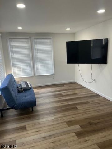 215 Kerrigan Blvd, Newark City, NJ 07106