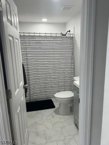 215 Kerrigan Blvd, Newark City, NJ 07106