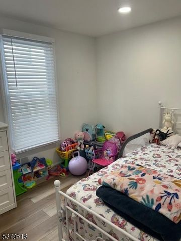 215 Kerrigan Blvd, Newark City, NJ 07106