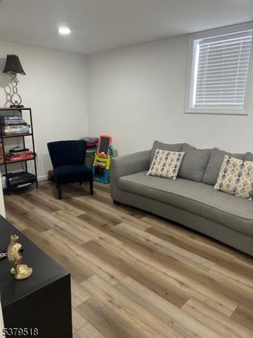 215 Kerrigan Blvd, Newark City, NJ 07106