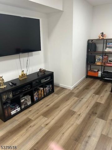 215 Kerrigan Blvd, Newark City, NJ 07106