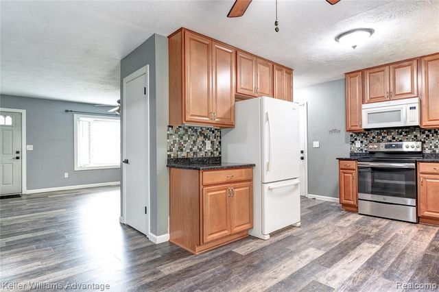 16840 Savoie Street, Livonia, MI 48154