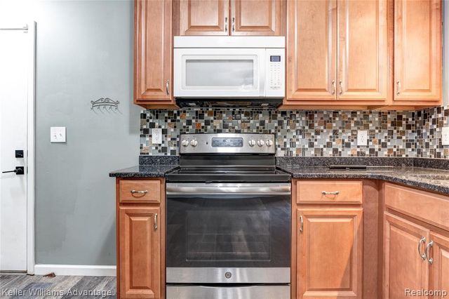 16840 Savoie Street, Livonia, MI 48154