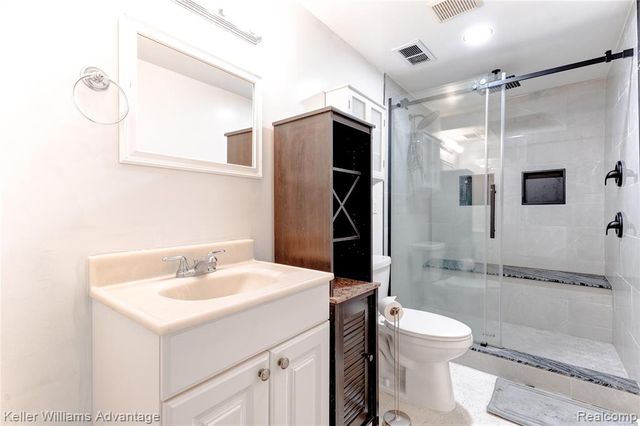 16840 Savoie Street, Livonia, MI 48154