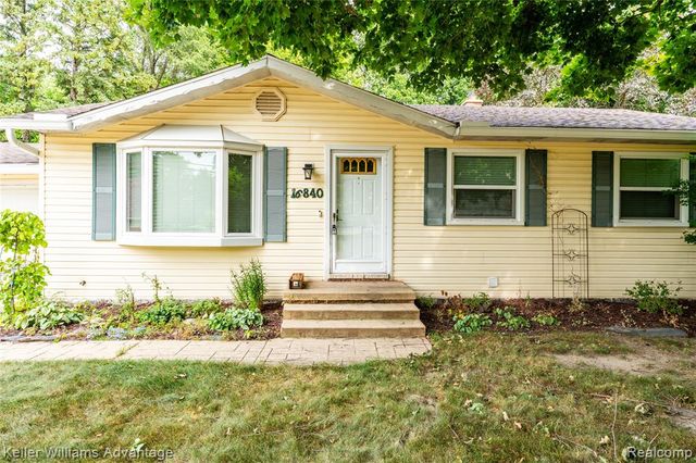 16840 Savoie Street, Livonia, MI 48154