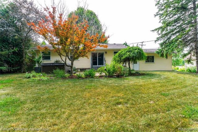 16840 Savoie Street, Livonia, MI 48154