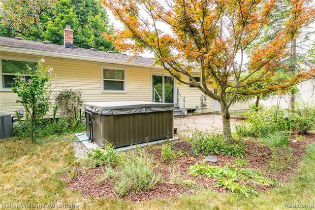 16840 Savoie Street, Livonia, MI 48154