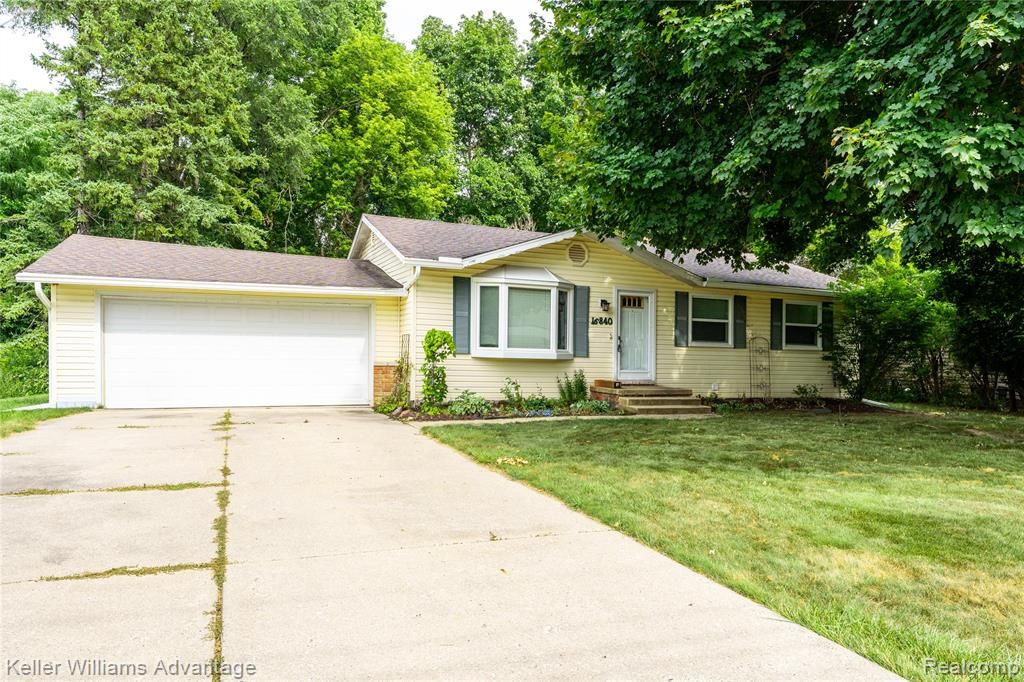 16840 Savoie Street, Livonia, MI 48154