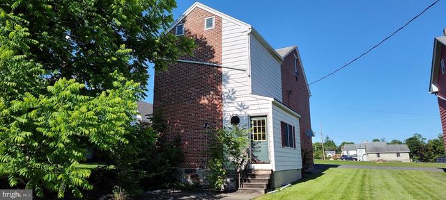 10 S THIRD ST, Mifflintown, PA 17059