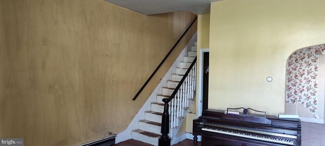 10 S THIRD ST, Mifflintown, PA 17059