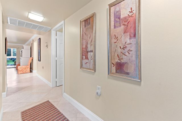 1202 Bahama Bend J2, Coconut Creek, FL 33066