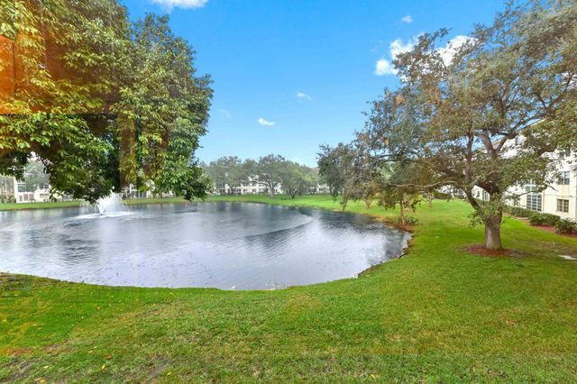 1202 Bahama Bend J2, Coconut Creek, FL 33066