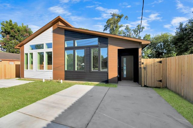 8109 Hamlet Street, Houston, TX 77078