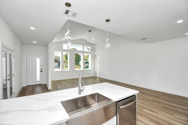 8109 Hamlet Street, Houston, TX 77078