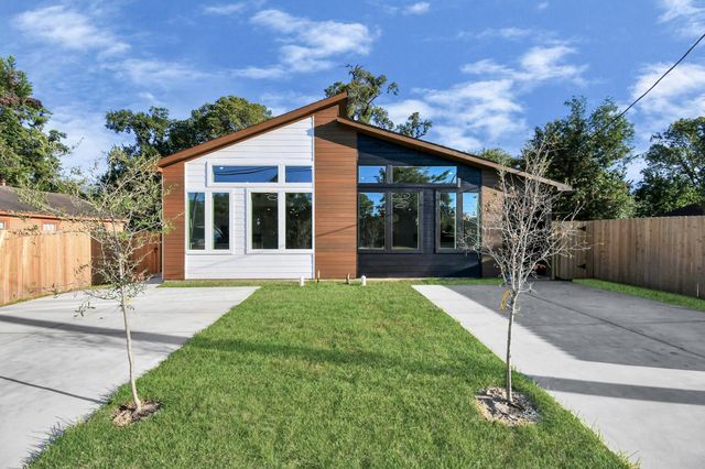 8109 Hamlet Street, Houston, TX 77078