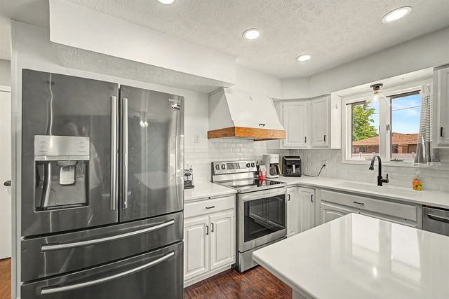 2323 Linden Dr, Salina, KS 67401