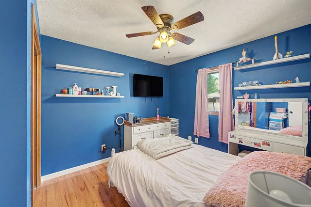 2323 Linden Dr, Salina, KS 67401