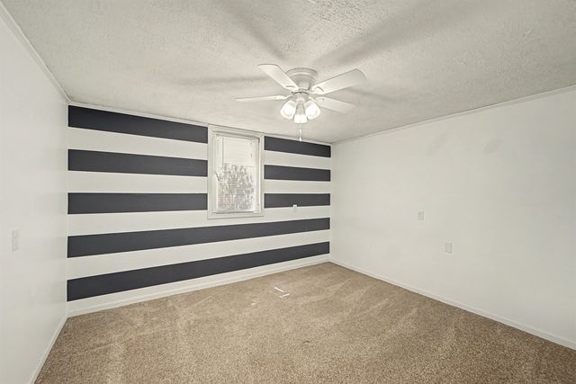 2323 Linden Dr, Salina, KS 67401