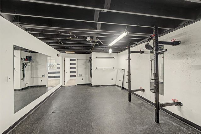 2323 Linden Dr, Salina, KS 67401