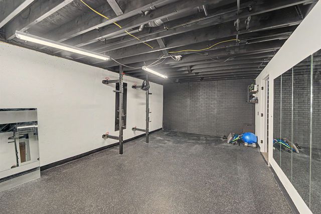 2323 Linden Dr, Salina, KS 67401