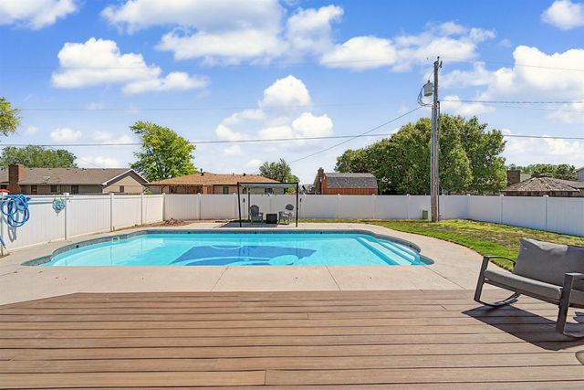 2323 Linden Dr, Salina, KS 67401