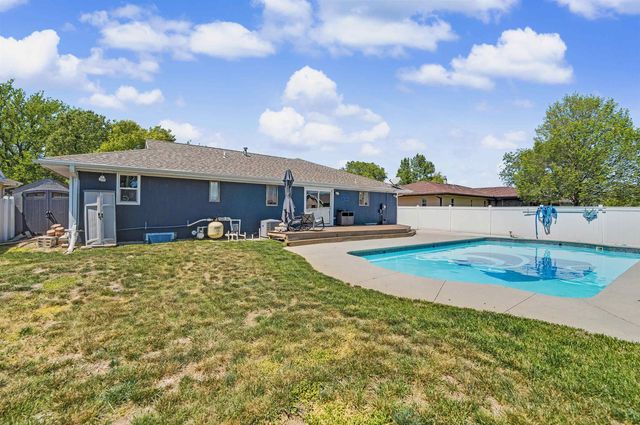 2323 Linden Dr, Salina, KS 67401