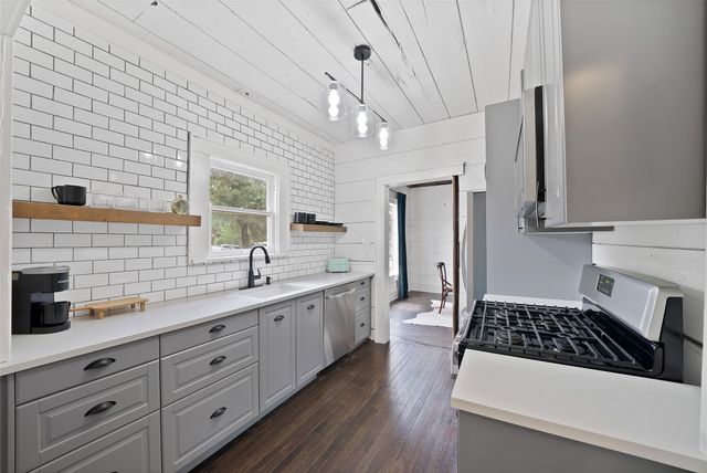 124 E 6th Street, Dallas, TX 75203