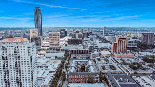 2400 Mccue Road 113, Houston, TX 77056