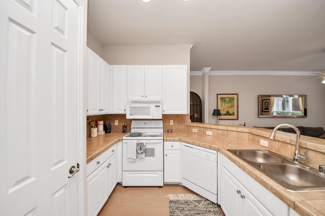 2400 Mccue Road 113, Houston, TX 77056