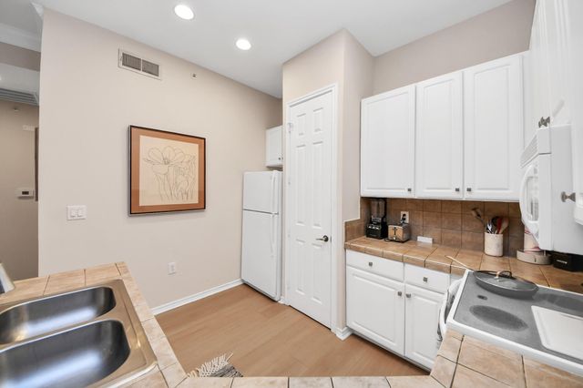 2400 Mccue Road 113, Houston, TX 77056